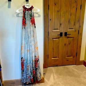 Bhanuni by Jvon Size Small Maxi